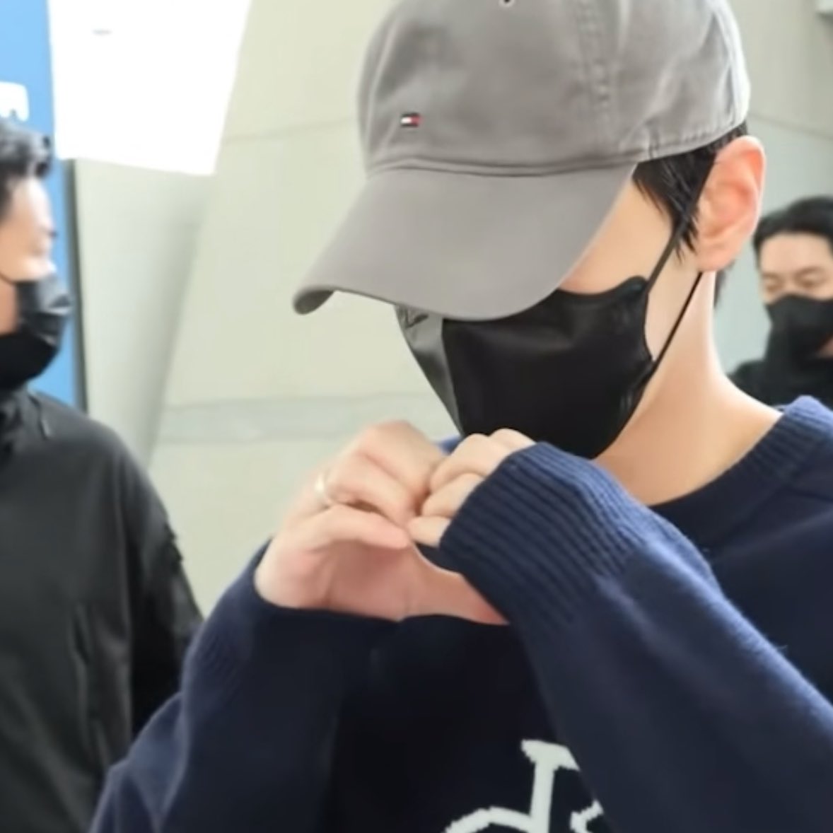[잡담] 김도영 콘서트 엠디 각인반지 맨날 끼고있는거 에바임 | 인스티즈