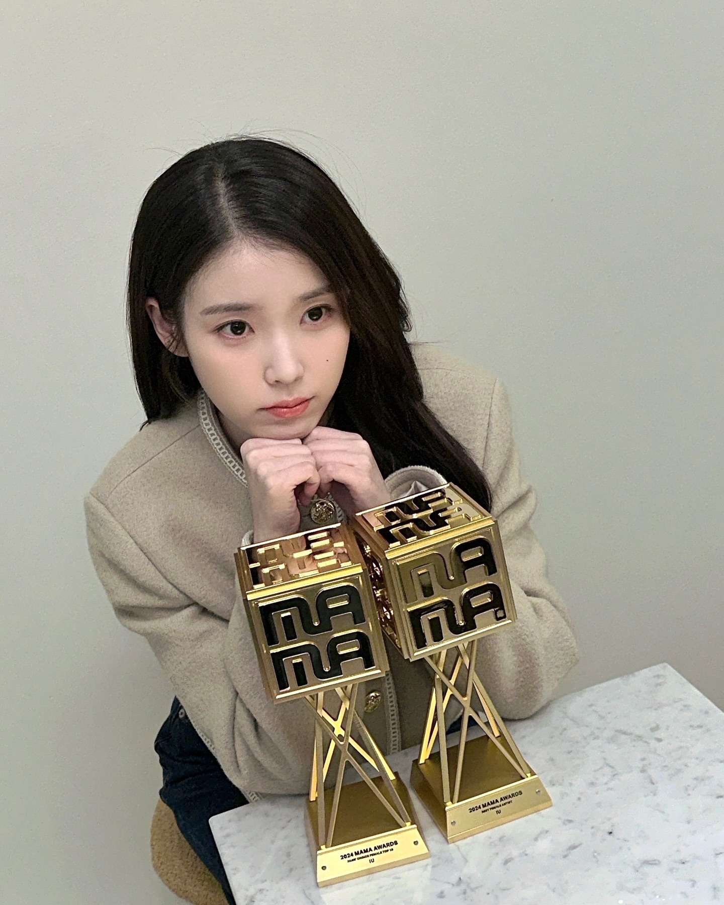 [잡담] 와 아이유 방금 뜬 사진 미쳤다리다….. | 인스티즈