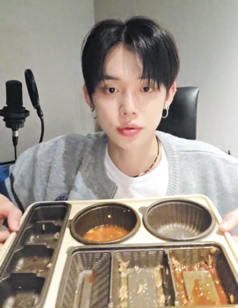 [잡담] 내가 입덕하고 대식가가 아니라서 놀랐던 돌이 있음 | 인스티즈