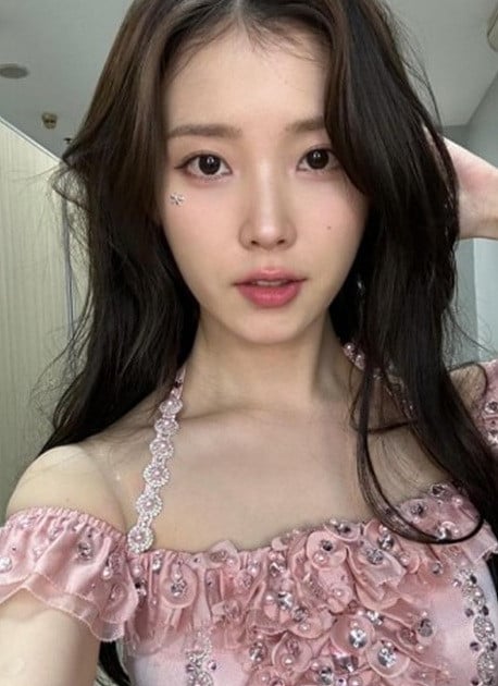 [잡담] 아이유 이렇게 보니까 진짜 성숙미 확 느껴짐 | 인스티즈