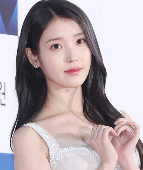 [잡담] 아이유 이렇게 보니까 진짜 성숙미 확 느껴짐 | 인스티즈