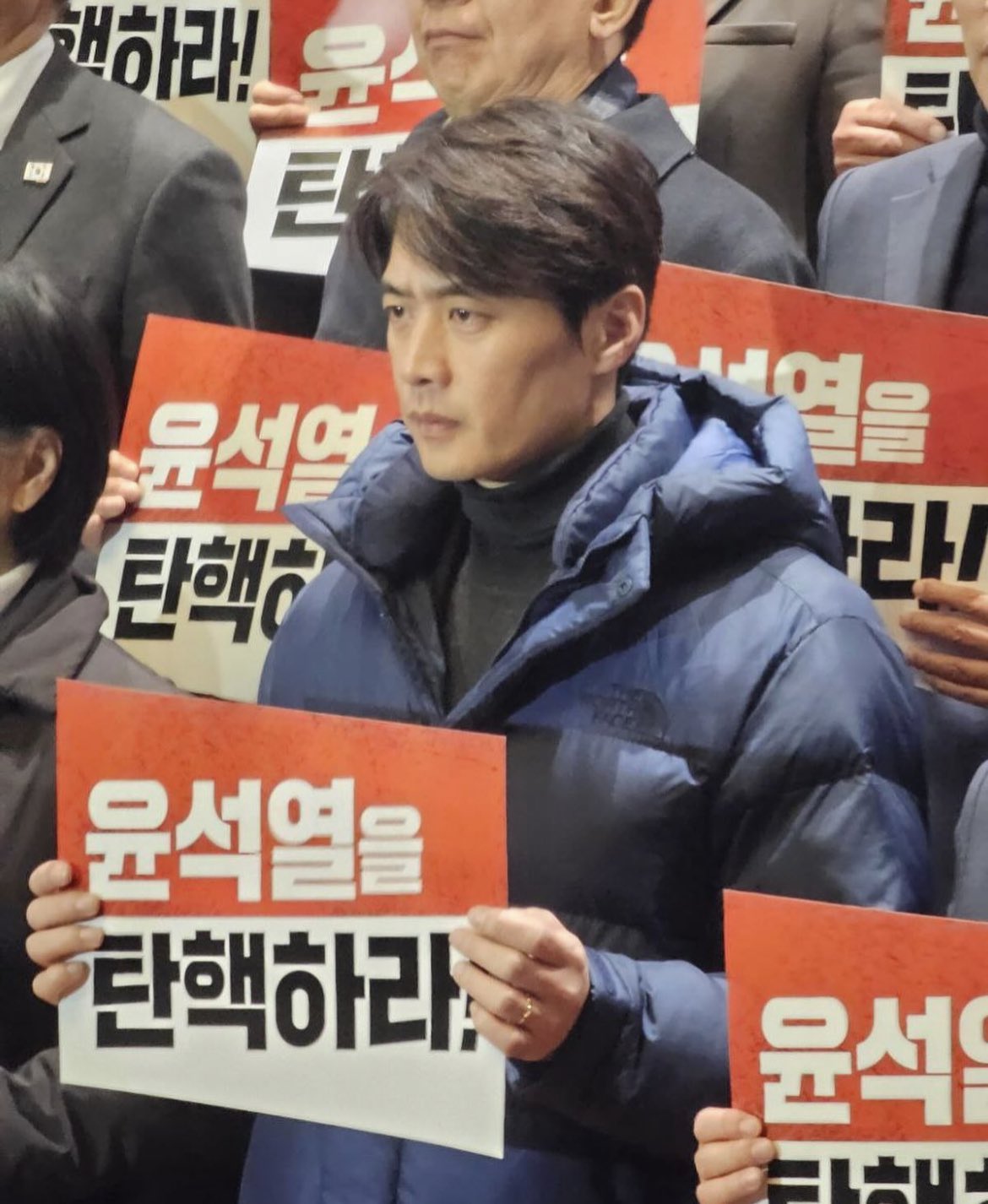 [잡담] 여기서 한준호 안 잘생겼다는 2찍 말을 | 인스티즈