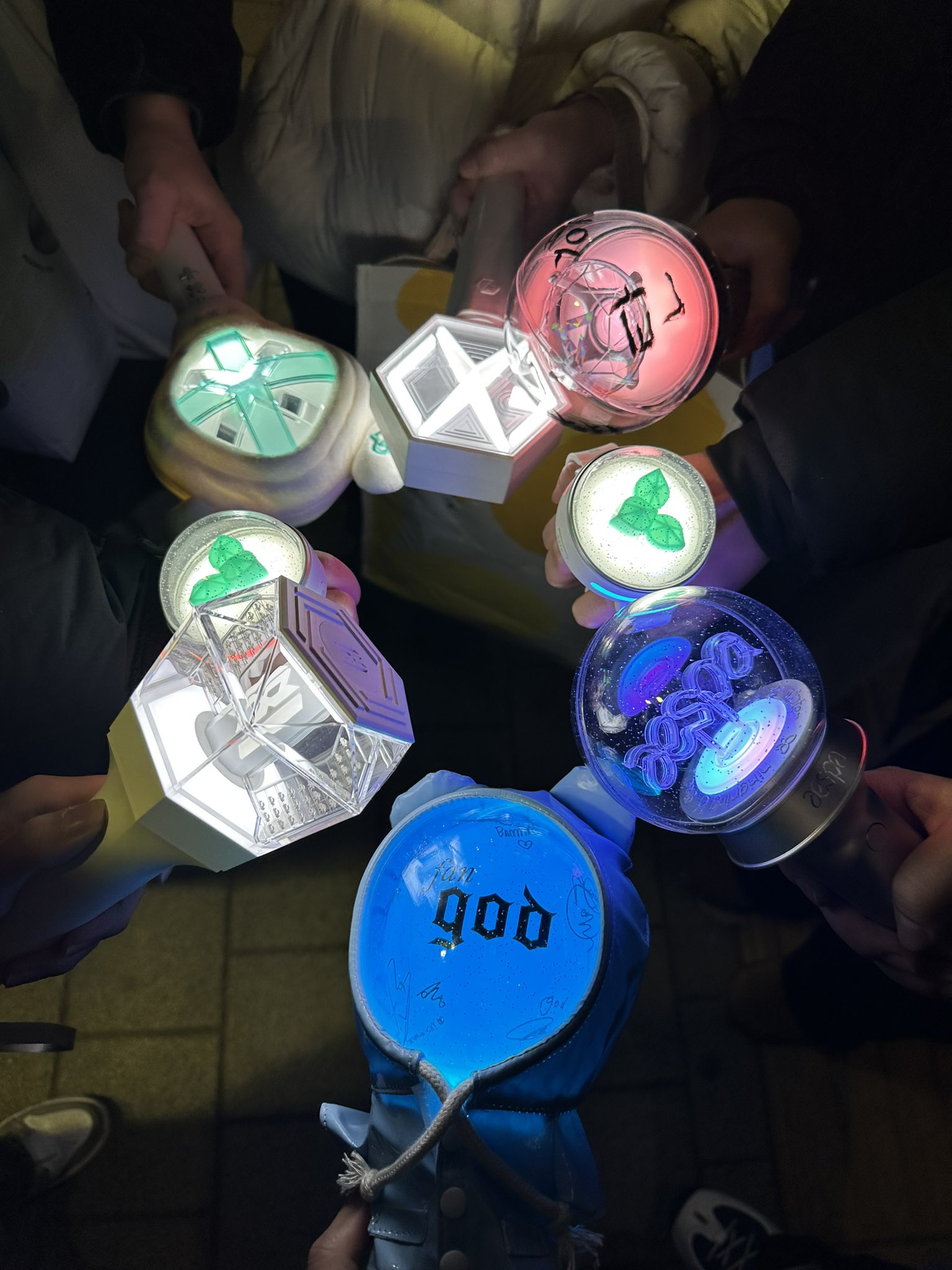 [잡담] 1세대 2세대 3세대 4세대 응원봉 연대ㅠㅠ | 인스티즈