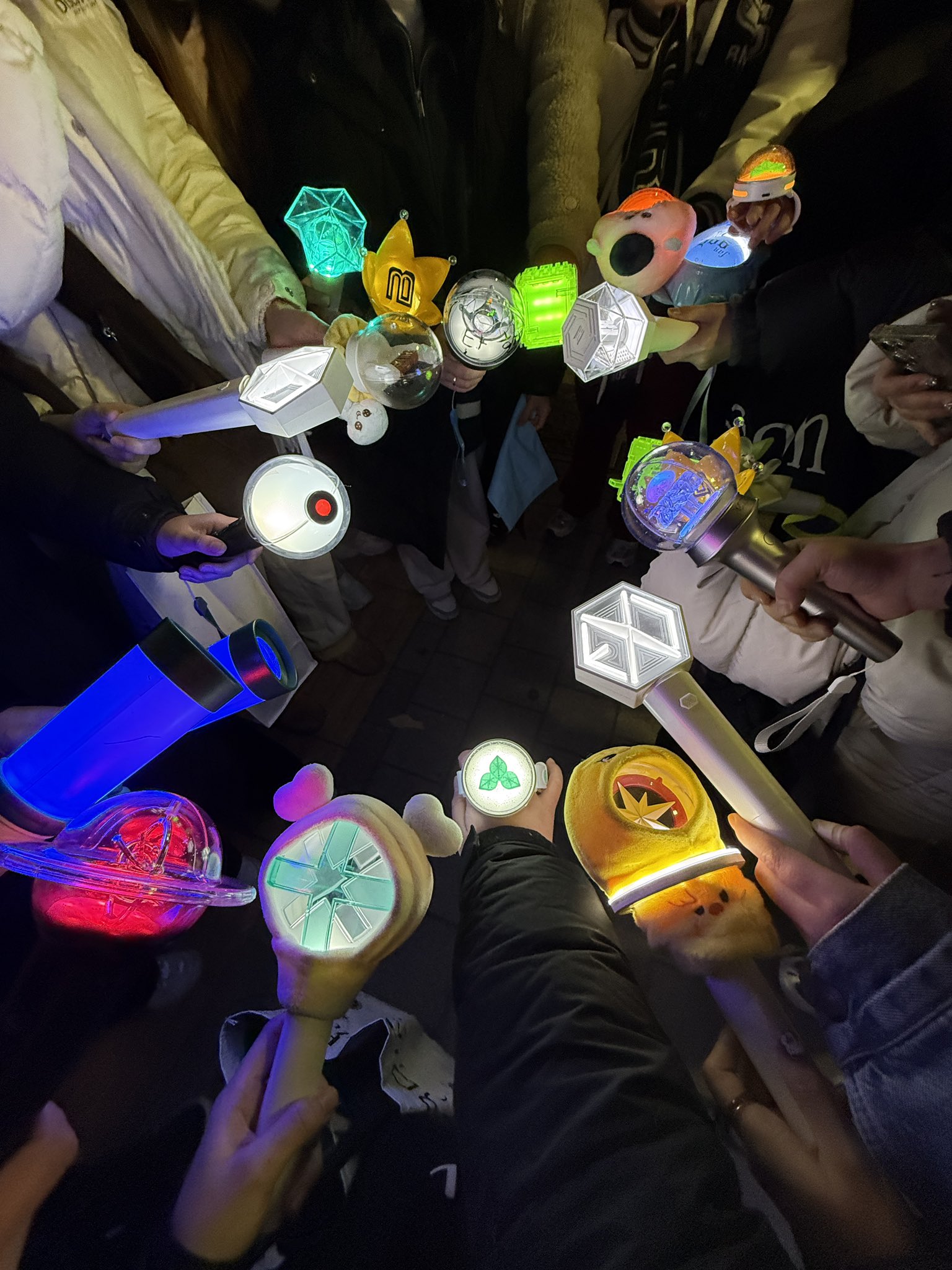 [잡담] 1세대 2세대 3세대 4세대 응원봉 연대ㅠㅠ | 인스티즈