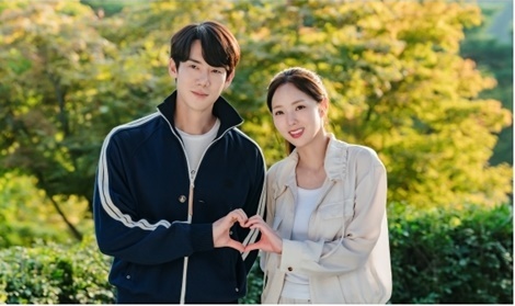 [정보/소식] 유연석♥채수빈, 사내 부부 되고 불타는 애정전선깜찍 손하트까지(지금 거신 전화는) | 인스티즈