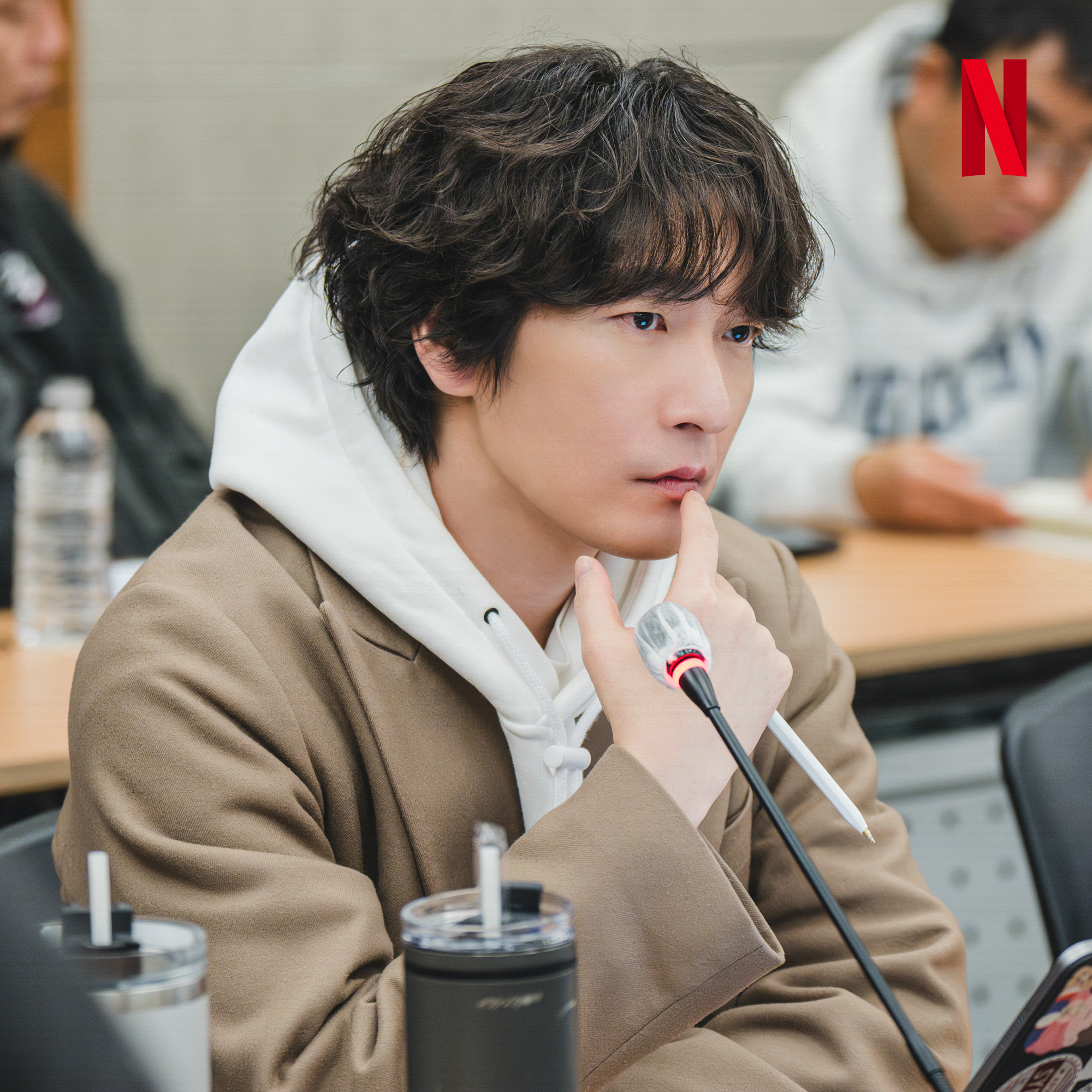[정보/소식] 귀(⻤)의 세계를 넘나드는 구천, 귀신의 소리를 듣는 궁녀 생강. 궁궐의 저주를 풀기 위한 왕의 비밀스러운 부름을 받다.넷플릭스 시리즈 <동궁>(가제), 남주혁, 노윤서, 조승우 캐스팅 확정 | 인스티즈