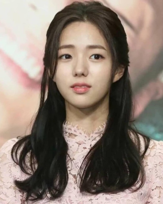 [잡담] 밑에 글 보고 궁금한 건데 채수빈은 두부지? | 인스티즈