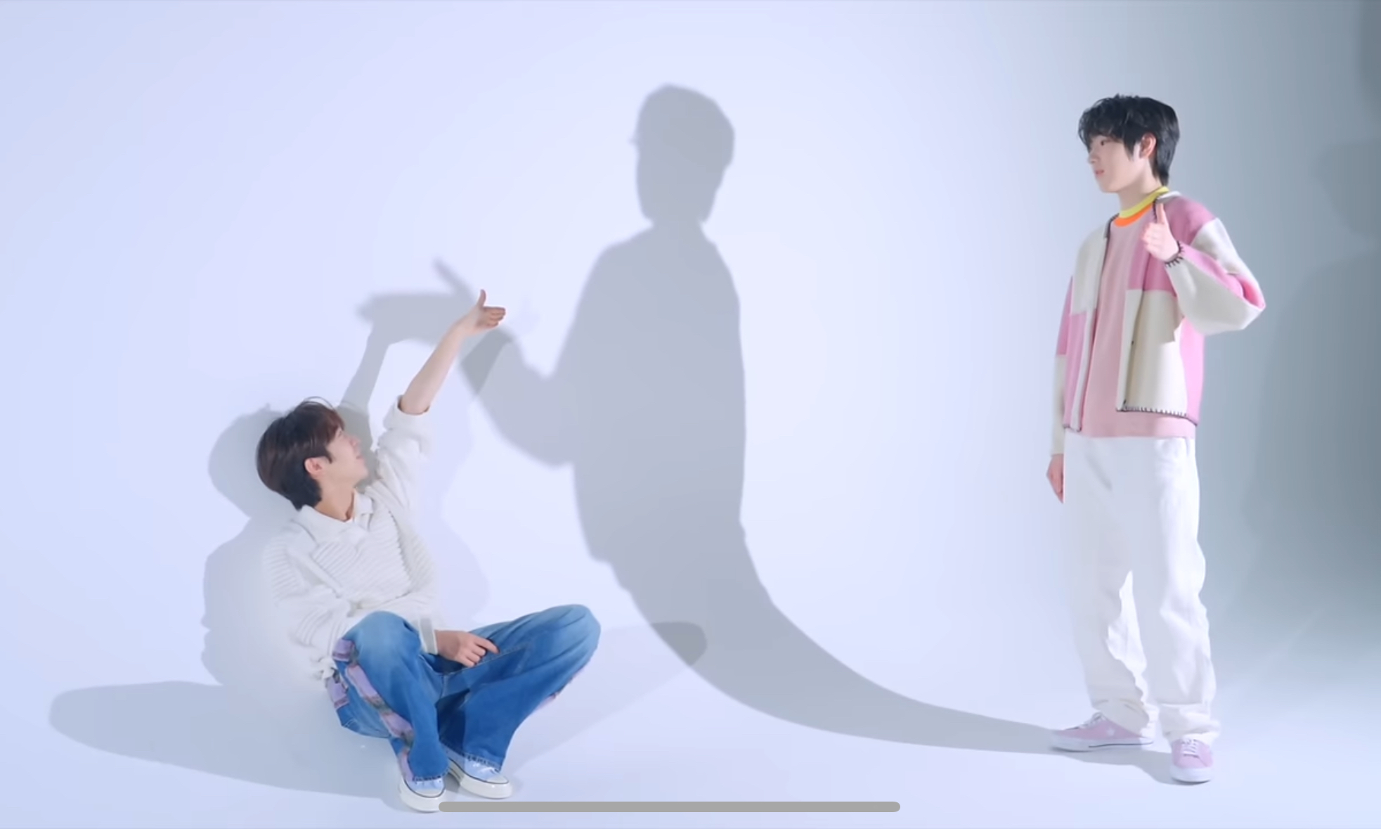 [잡담] 사쿠야 지니마냥 빵준다하면 램프에서 나올거 같음 | 인스티즈