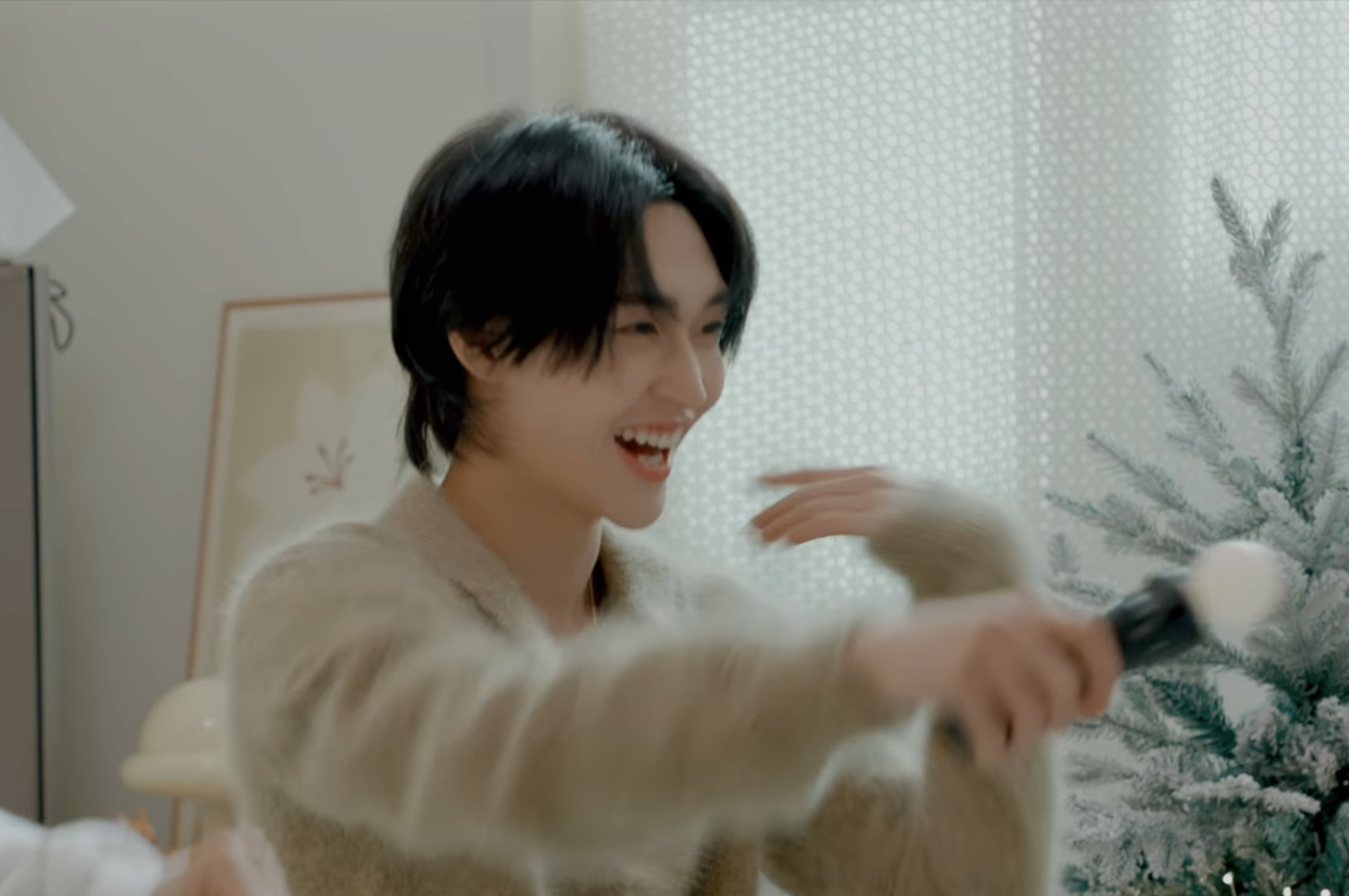 [잡담] 원빈이 징짜 행복해보인다 | 인스티즈