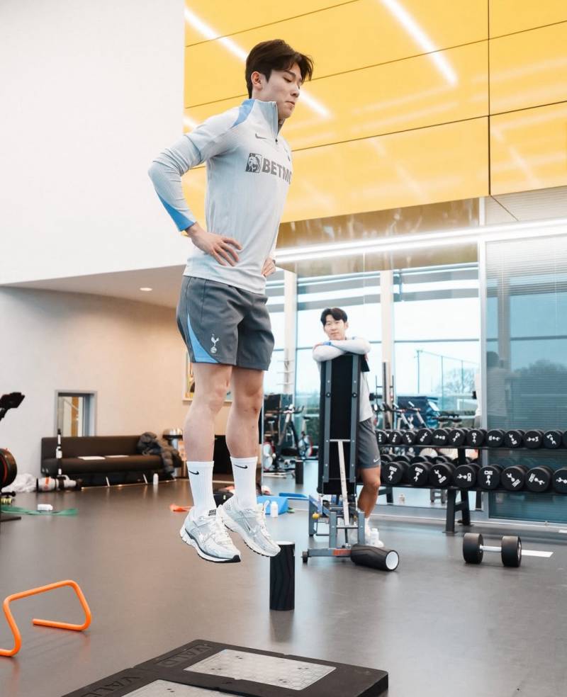 [잡담] 양민혁 보는 손흥민ㅋㅋㅋㅋㅋㅋ | 인스티즈