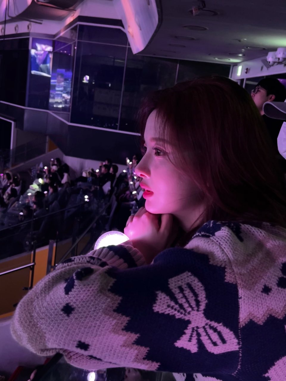 [잡담] 설윤 옆모습 어케 이렇게 생겼지....... | 인스티즈