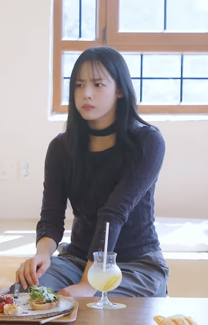 [잡담] 민지 사진으로 이모티콘 나왔으면 좋겠다 | 인스티즈