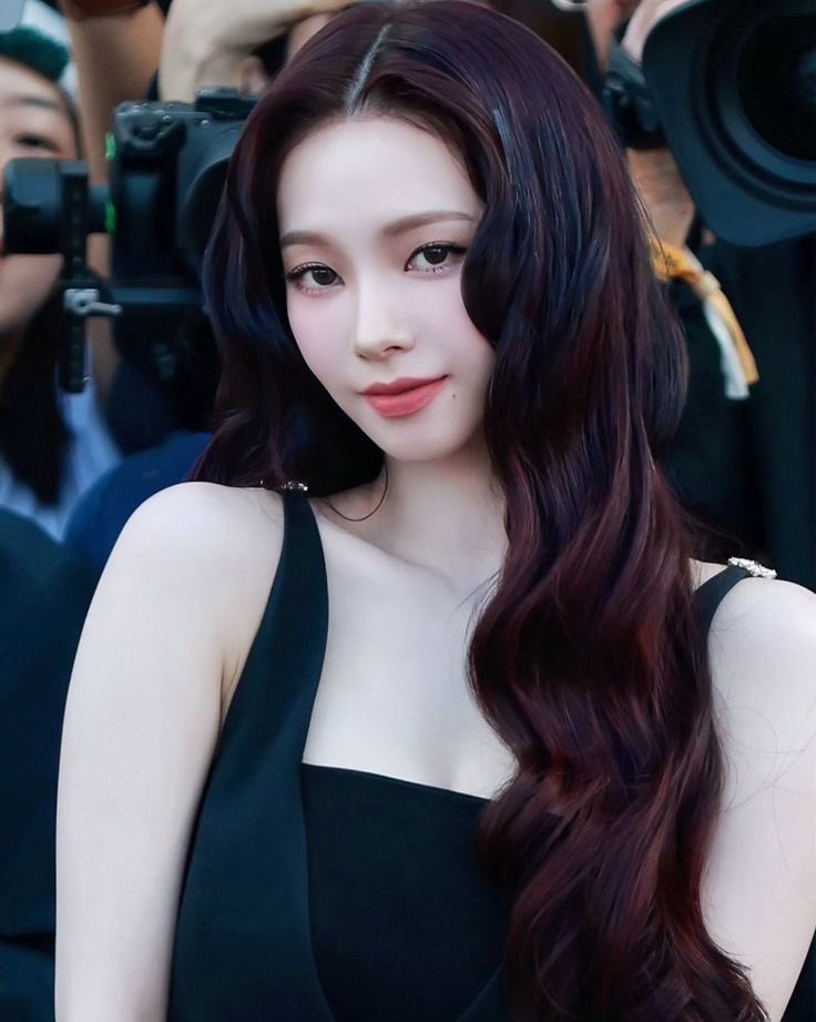 [잡담] 카리나 요즘 이런 스타일에 빠진건가?? | 인스티즈