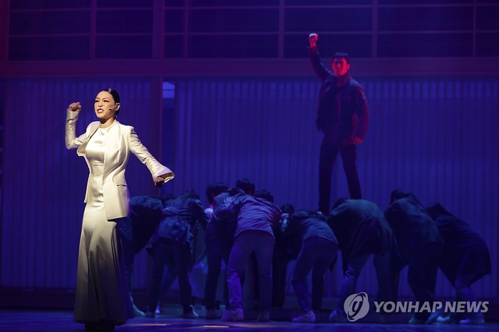 [정보/소식] 뮤지컬 공연서 최재림·차지연 건강악화...CJ ENM 겹치기 출연 논란 | 인스티즈