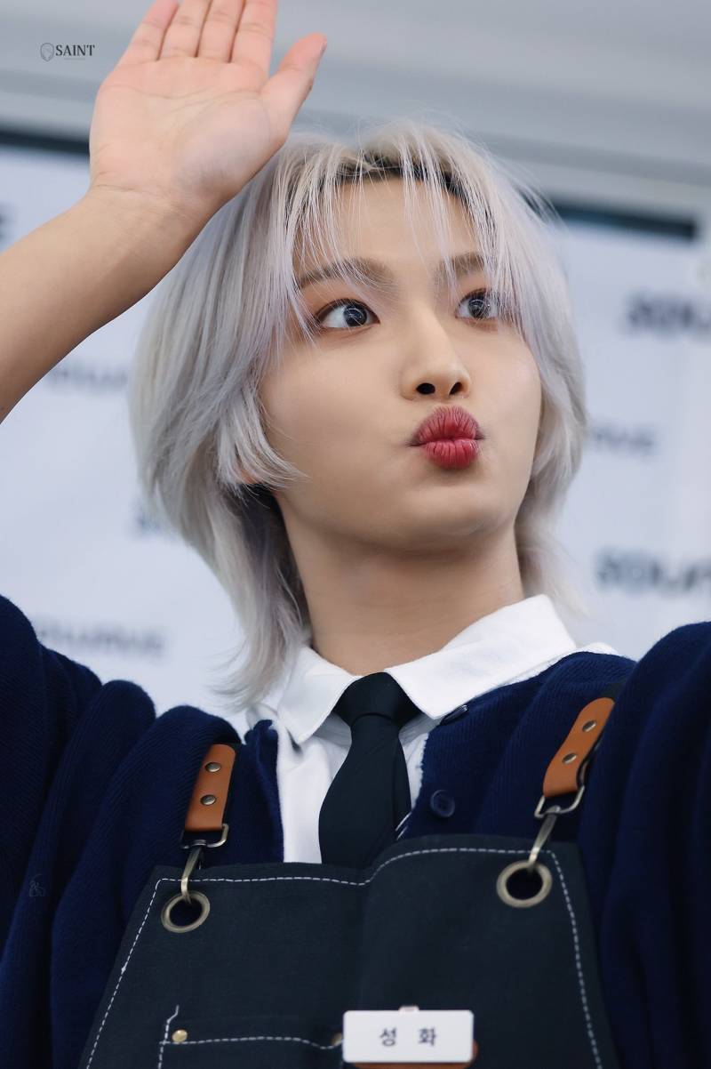 카페 사장님 에이티즈 산 닮으셨어요..!! | 인스티즈