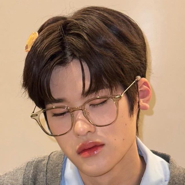 [잡담] 소희 이목구비 오밀조밀한거 너무좋아 | 인스티즈