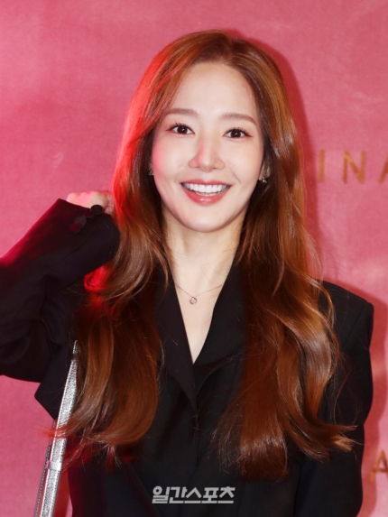 [잡담] 박민영, 후크 떠난다…”전속계약 종료, 차기작까지만 함께” [공식] | 인스티즈