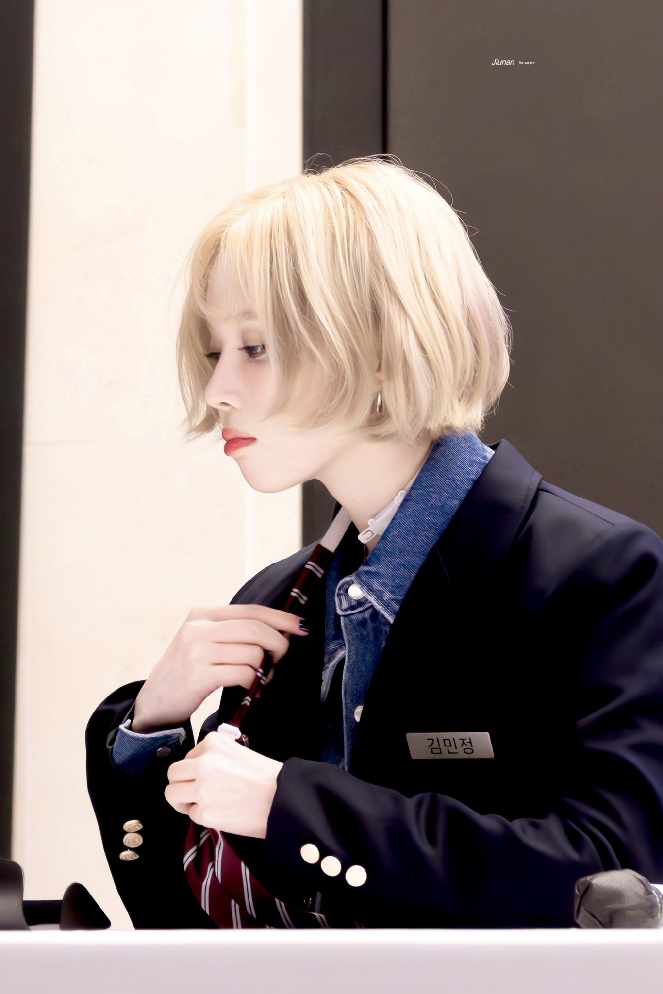 [잡담] 난 윈터 긴머리가 너무 예쁜데 단발만 하면 | 인스티즈