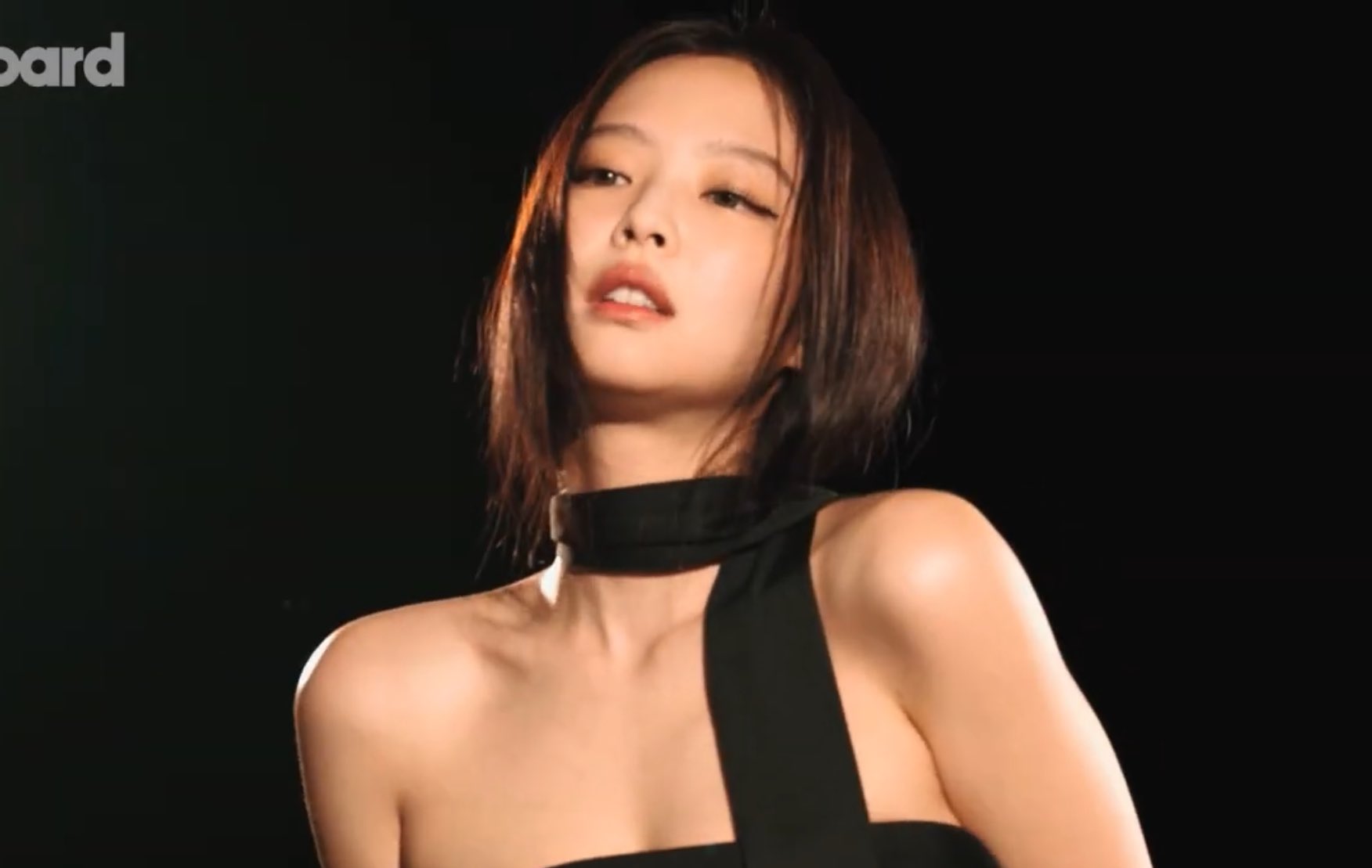[잡담] 제니 이거 단발같이 나왔다 | 인스티즈