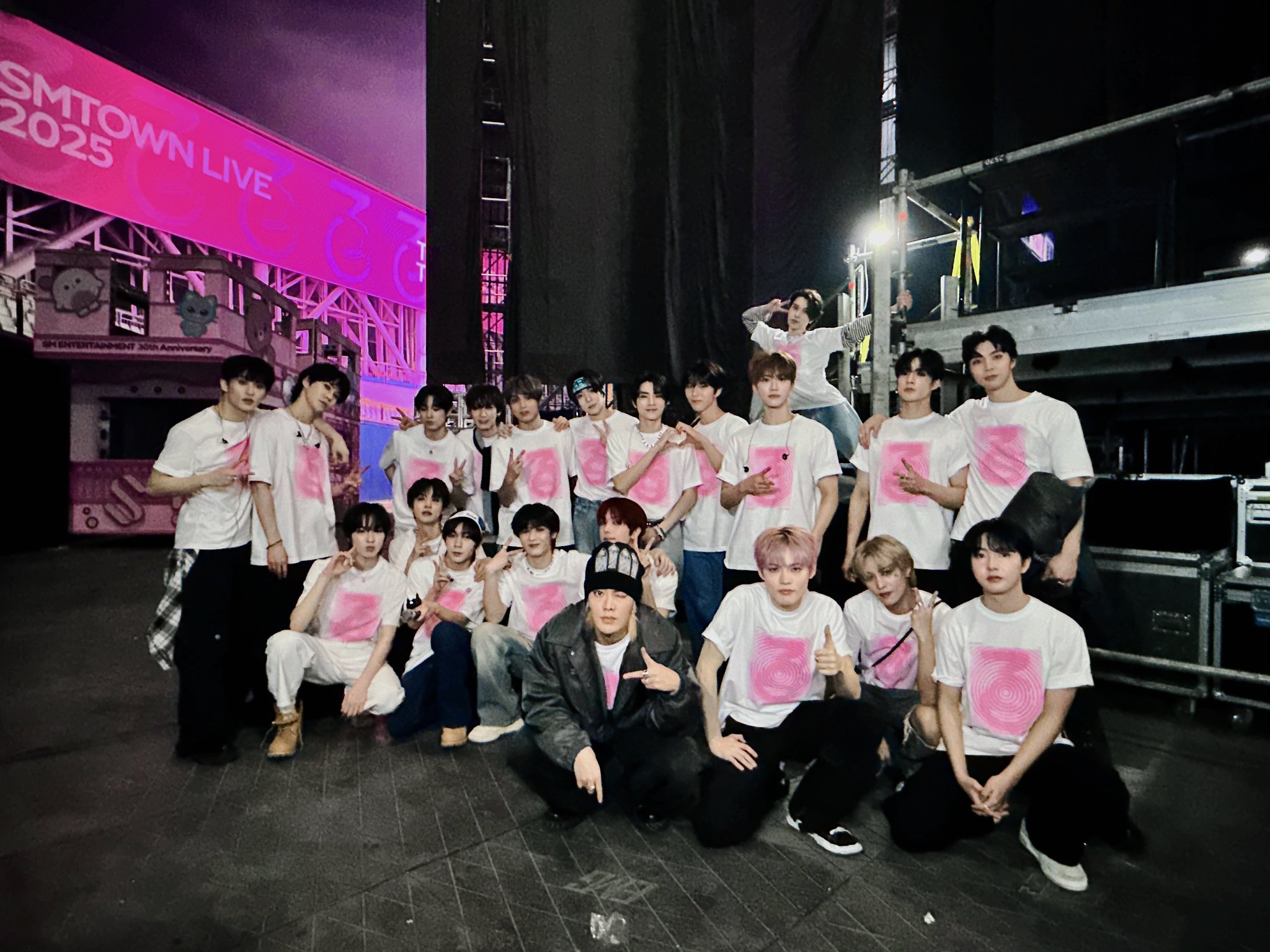 [정보/소식] 거대 엔시티 단체사진 떴다💚 | 인스티즈
