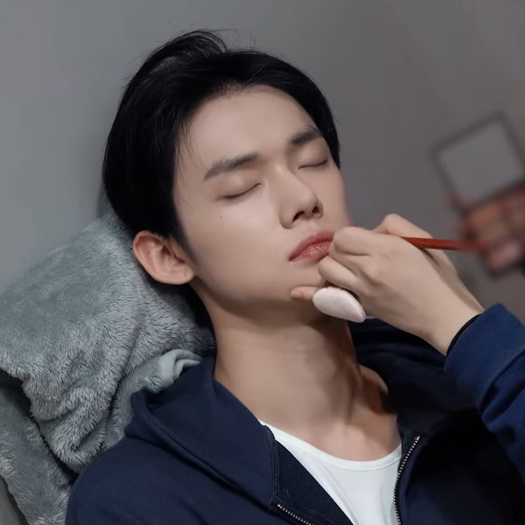 [잡담] 최연준 최수빈 자는 얼굴 왜케 분위기 다르짘ㅋㅋㅋㅋ | 인스티즈