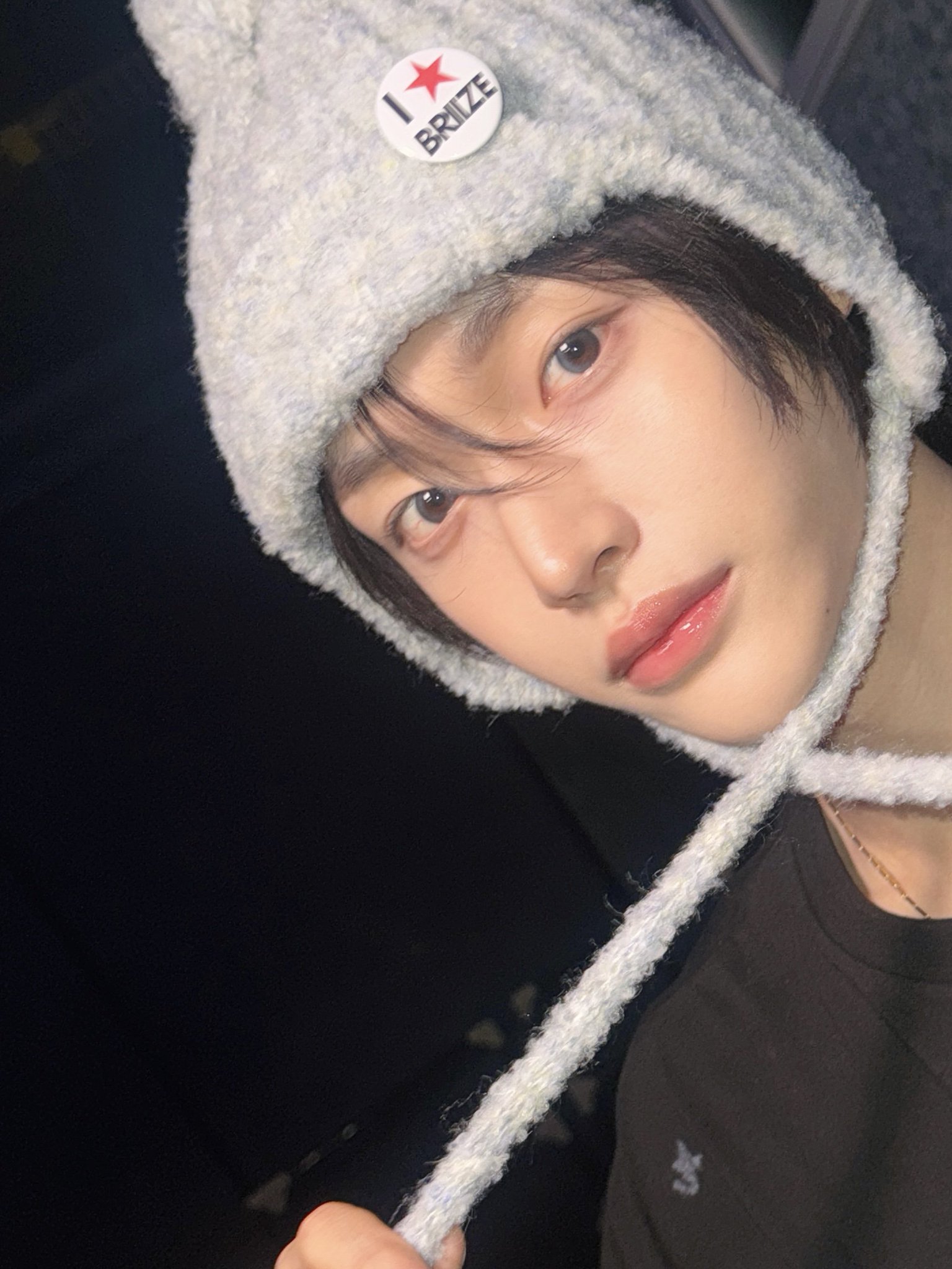 [잡담] 머리에 뭐만 얹었다 하면 ㄹㅈㄷ가 나오는 원빈이.... | 인스티즈