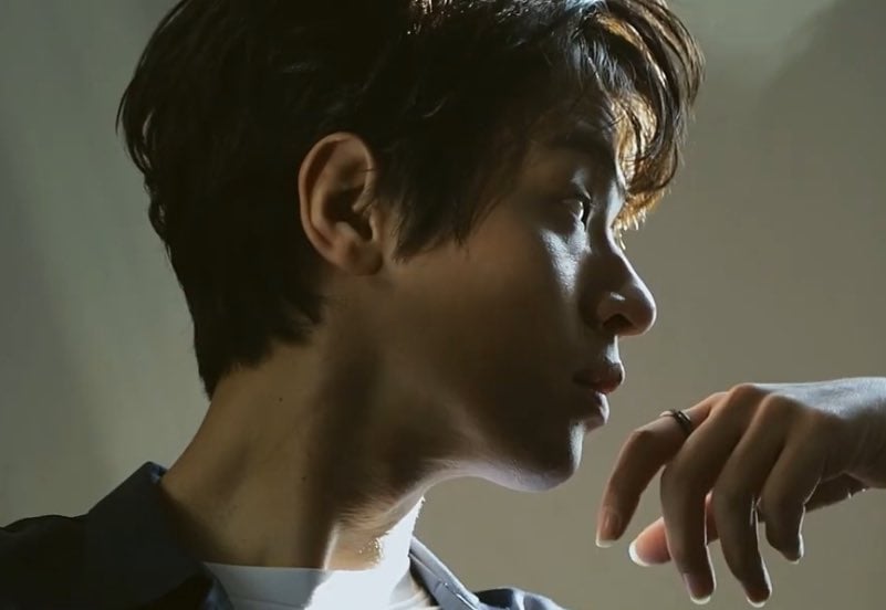[잡담] 박정민 콧대가 ㄹㅇ 이쁜게 곧게 뻗었는데 끝은 동글함 | 인스티즈