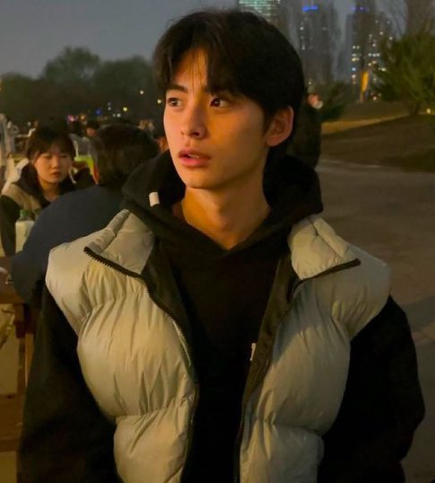 [잡담] 김우린씨 너무 잘생겼는데 얼마나 뚝딱이길래.....? | 인스티즈