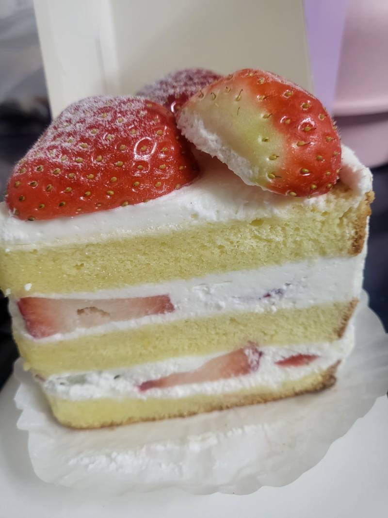 [잡담] 여기 케이크 진짜 맛있다고.. | 인스티즈