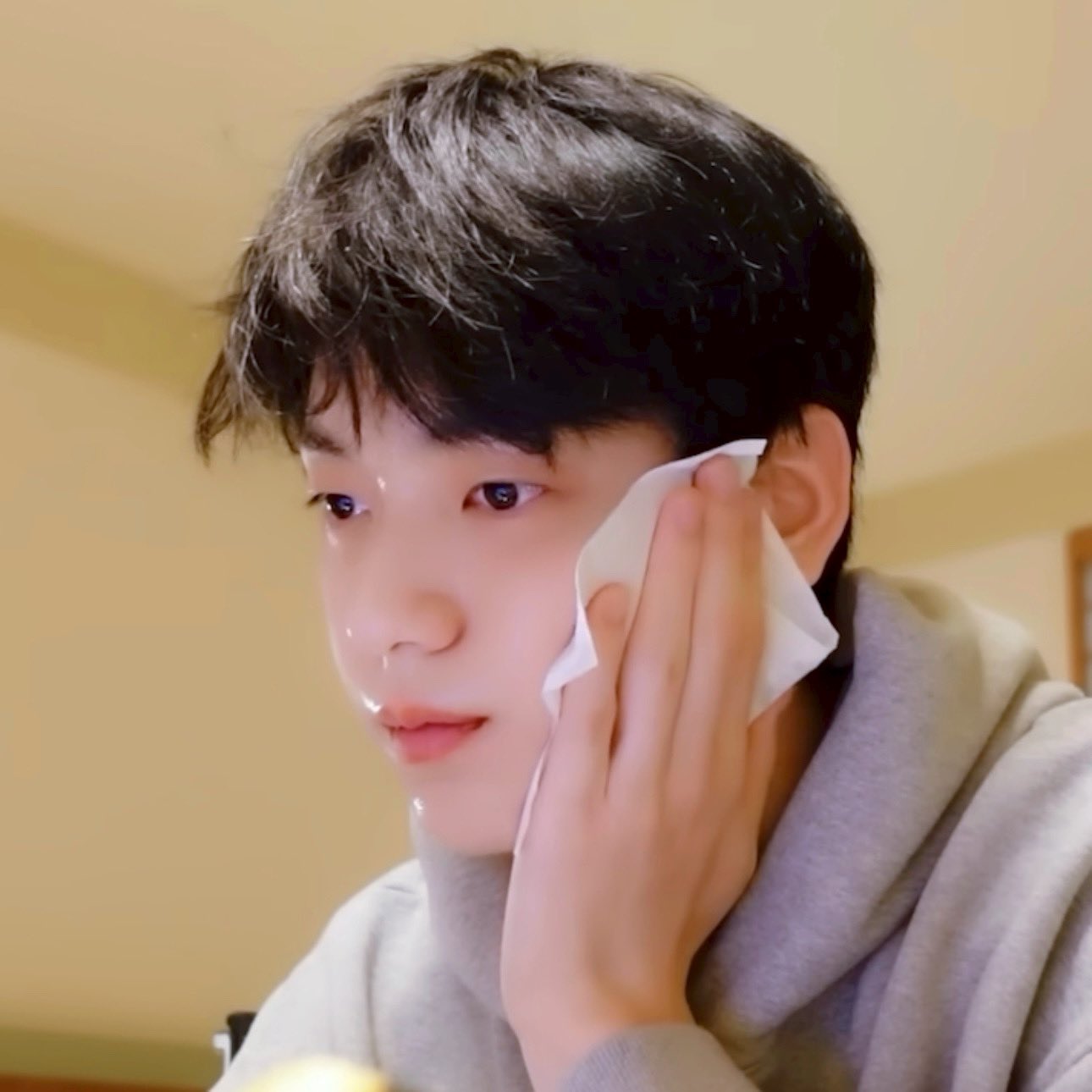 [잡담] 최수빈 불닭볶음면 먹고 부어서 뽀둥해진거 ㄱㅇㅇ | 인스티즈