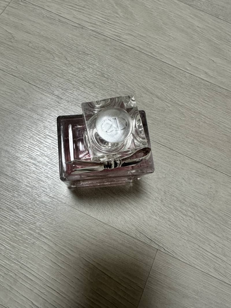 [잡담] 미스디올 블루밍부케 당근했는데 정품맞는지봐줄 사람?? | 인스티즈