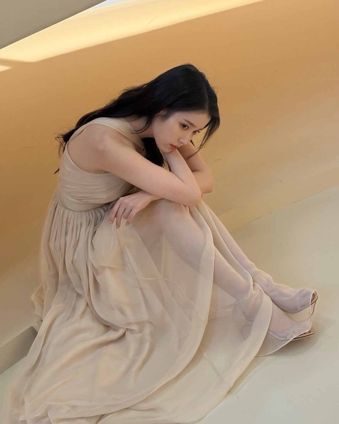 [잡담] 와 아이유 오랜만에 셀카 인스타 사진 왕창 올려줌 | 인스티즈