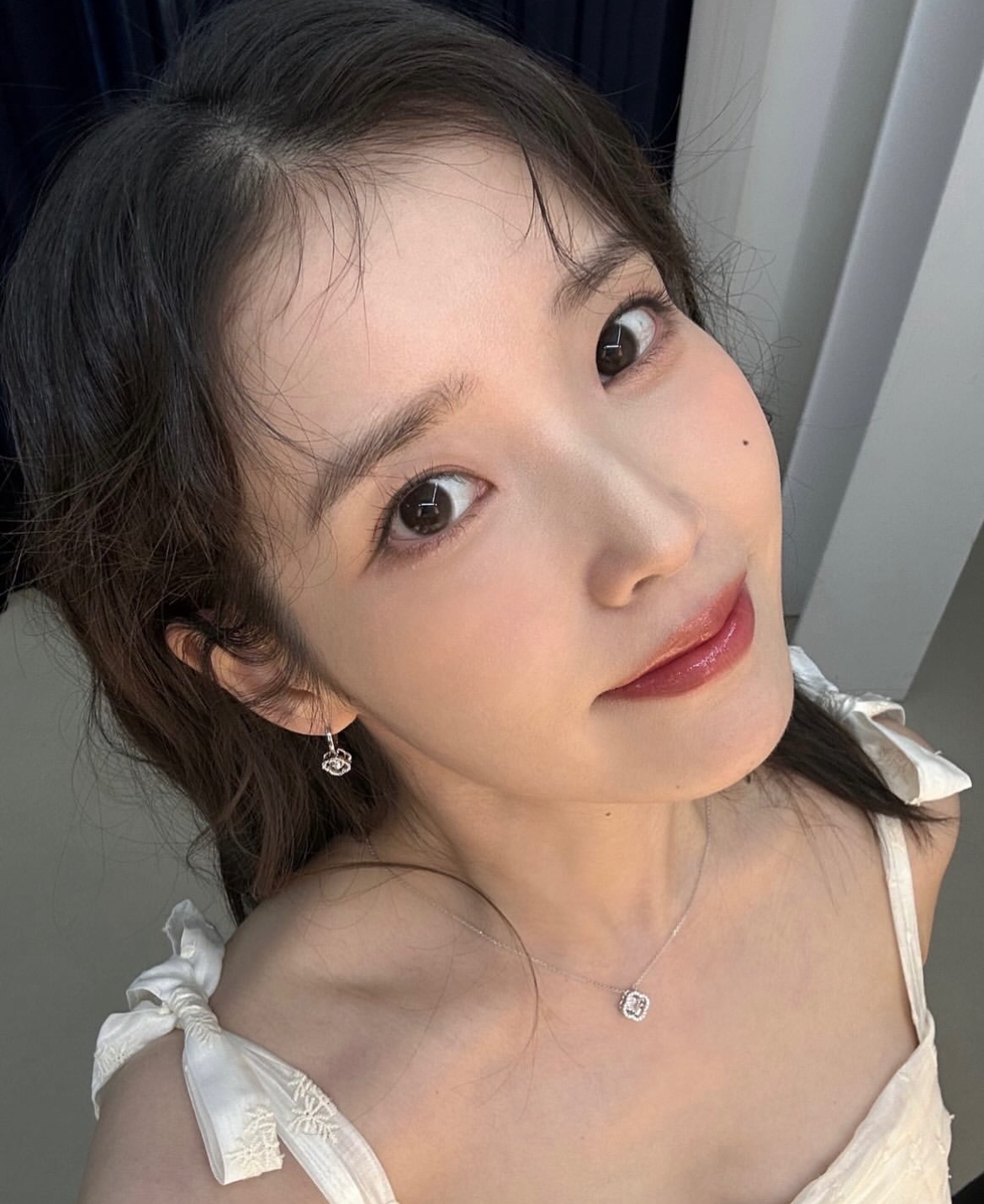 [잡담] 아이유 인스타 이 의상들 다 무슨 촬영들일까? | 인스티즈