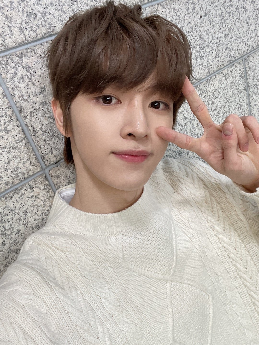 [잡담] 성찬이 귀여울 때 | 인스티즈