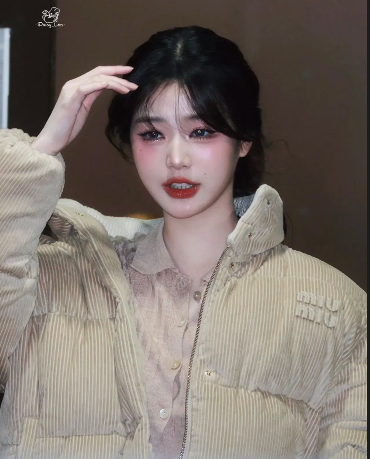 [잡담] 눈화장 진짜 진하네 | 인스티즈