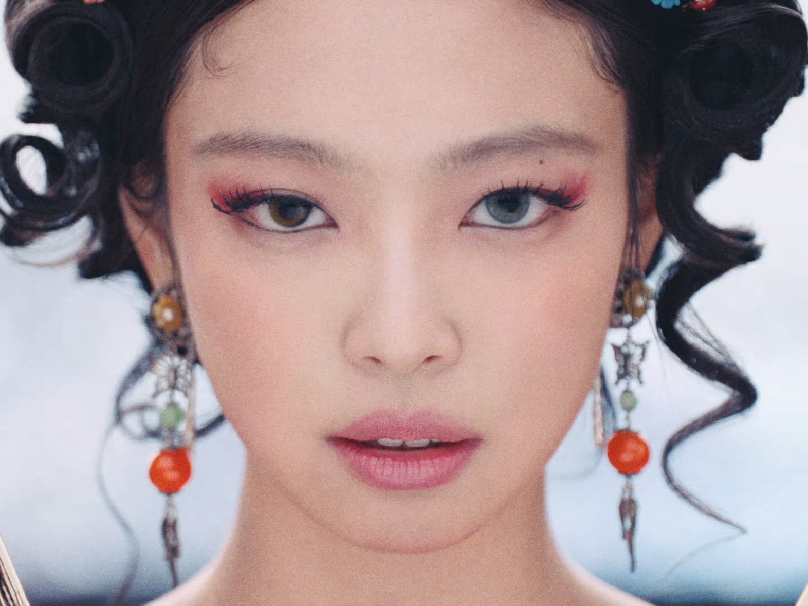 [잡담] 제니 뮤비 얼빡샷 캡처봐 미친....... | 인스티즈