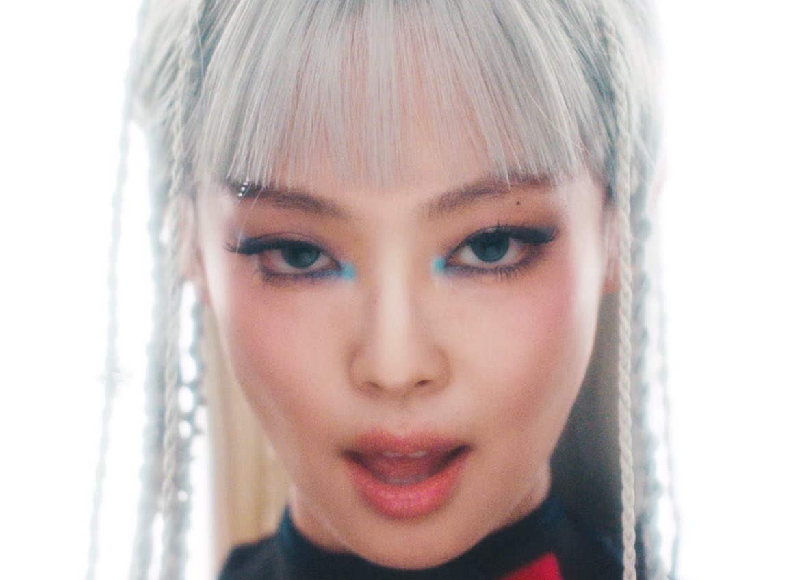 [잡담] 제니 스타일링 이것도 특이한데 좋더라 | 인스티즈