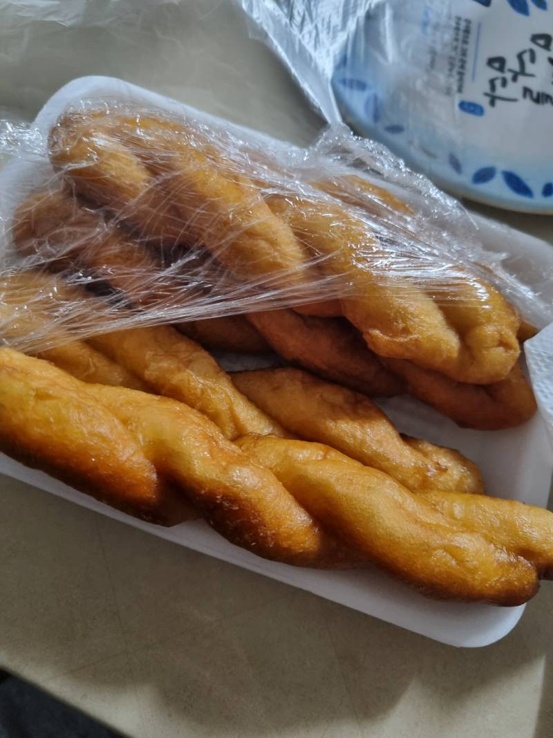 [잡담] 꽈배기에 설탕이 안 묻혀져 있어서 | 인스티즈