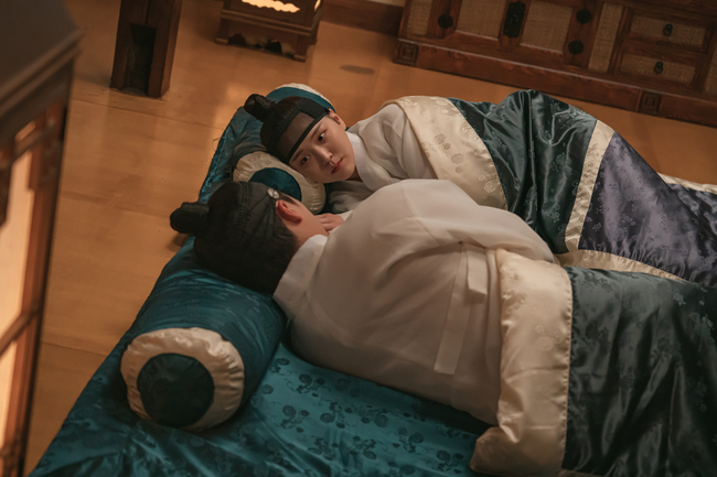 [잡담] 체크인한양 둘이 꼬옥 붙어있네 | 인스티즈