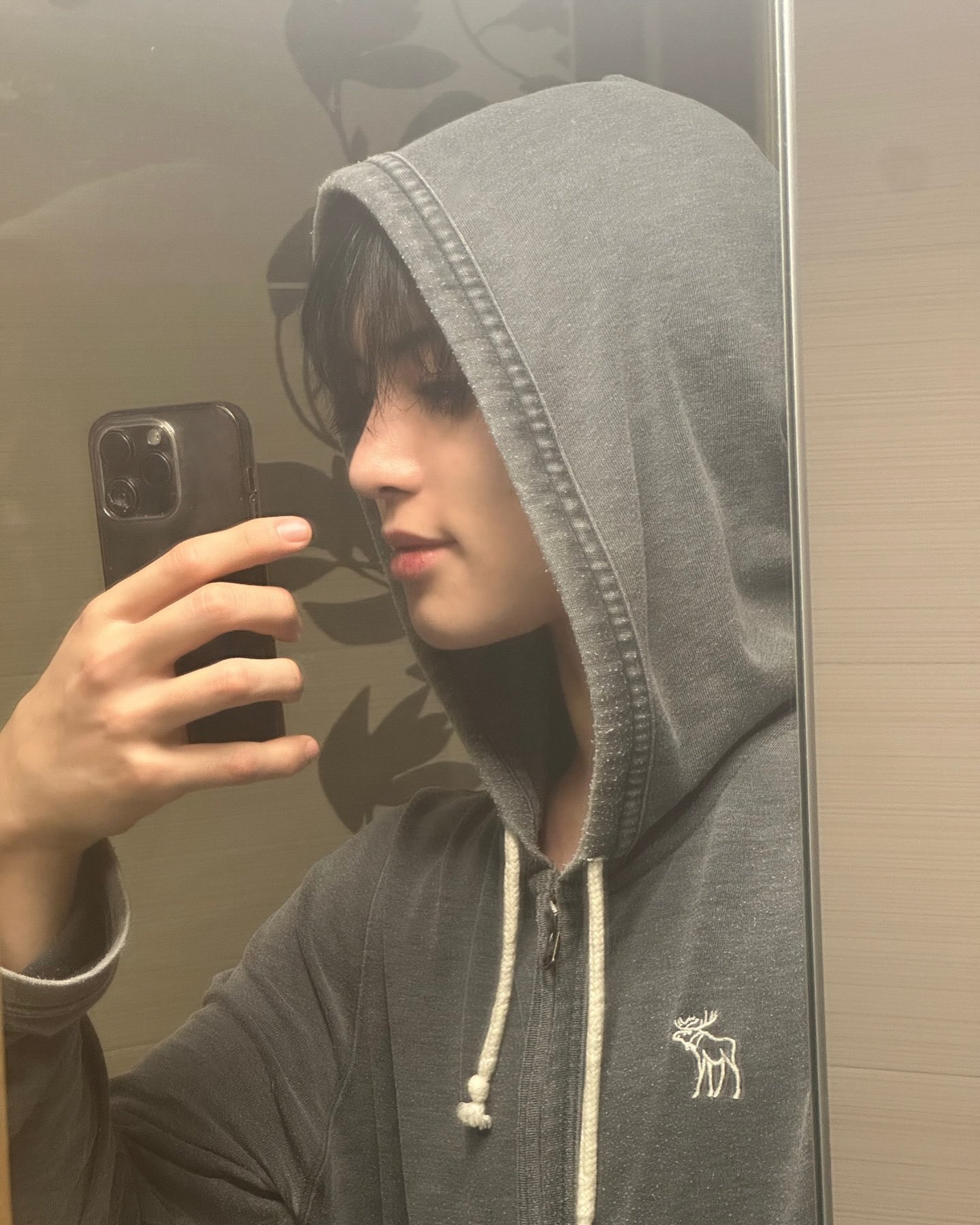 [잡담] 킥플립 민제,,,, 거울셀카들 넘 좋흠,,,, | 인스티즈