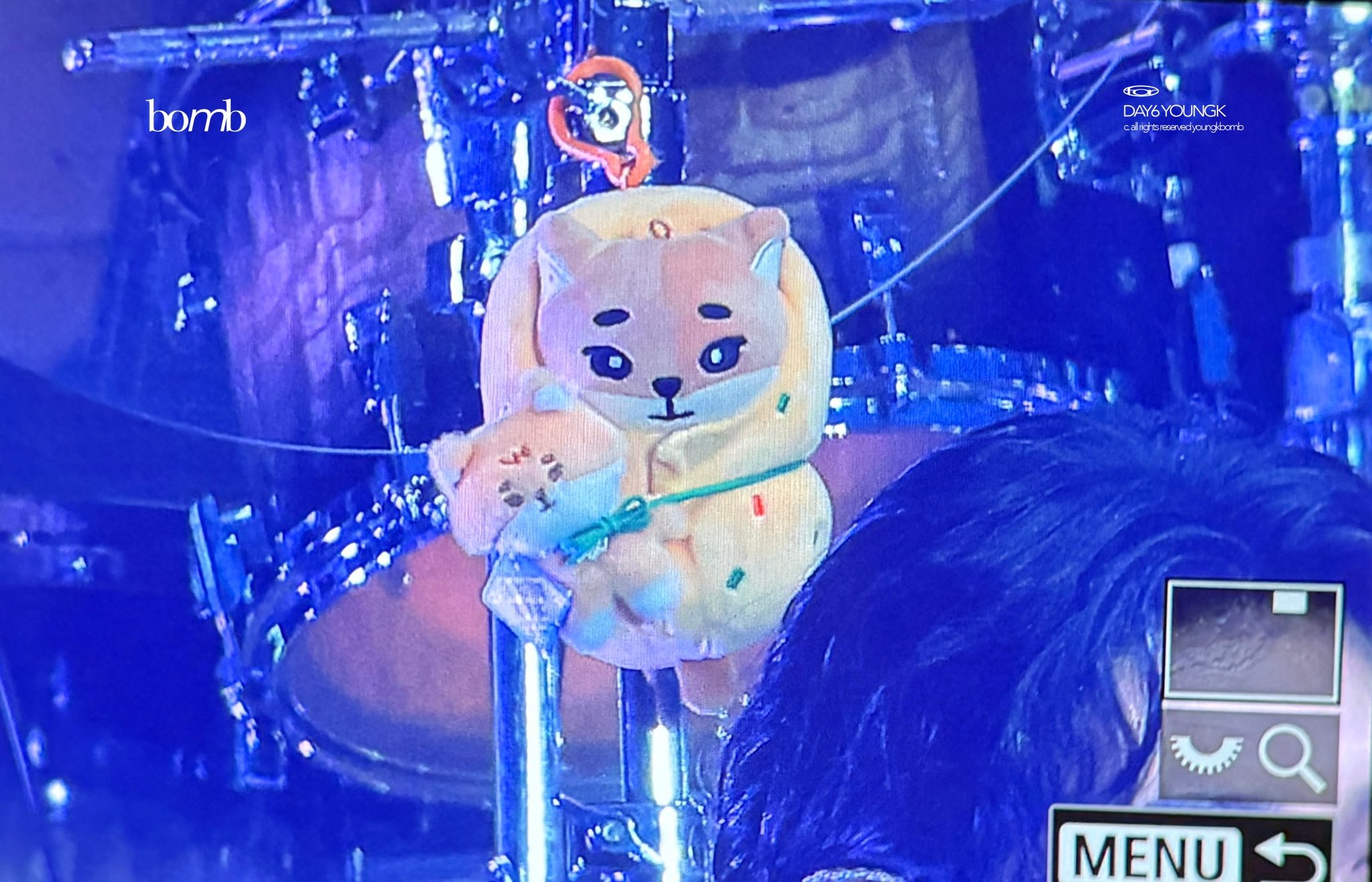 [잡담] 데이식스 콘서트 관전포인트 중 하나 인형꾸미기 | 인스티즈