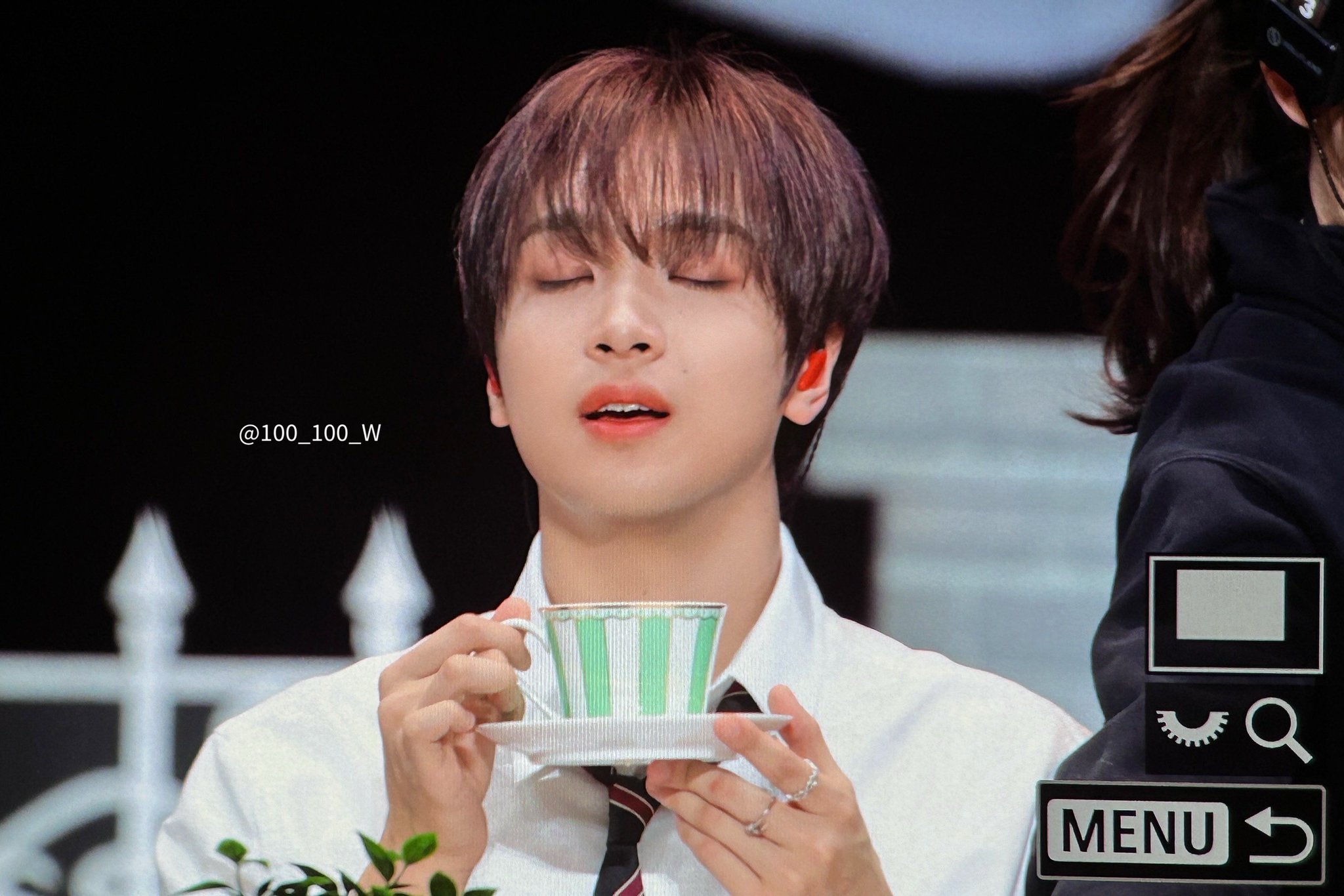 [잡담] 해찬이 이 사진 초코라떼 마실것같아..🤎 | 인스티즈