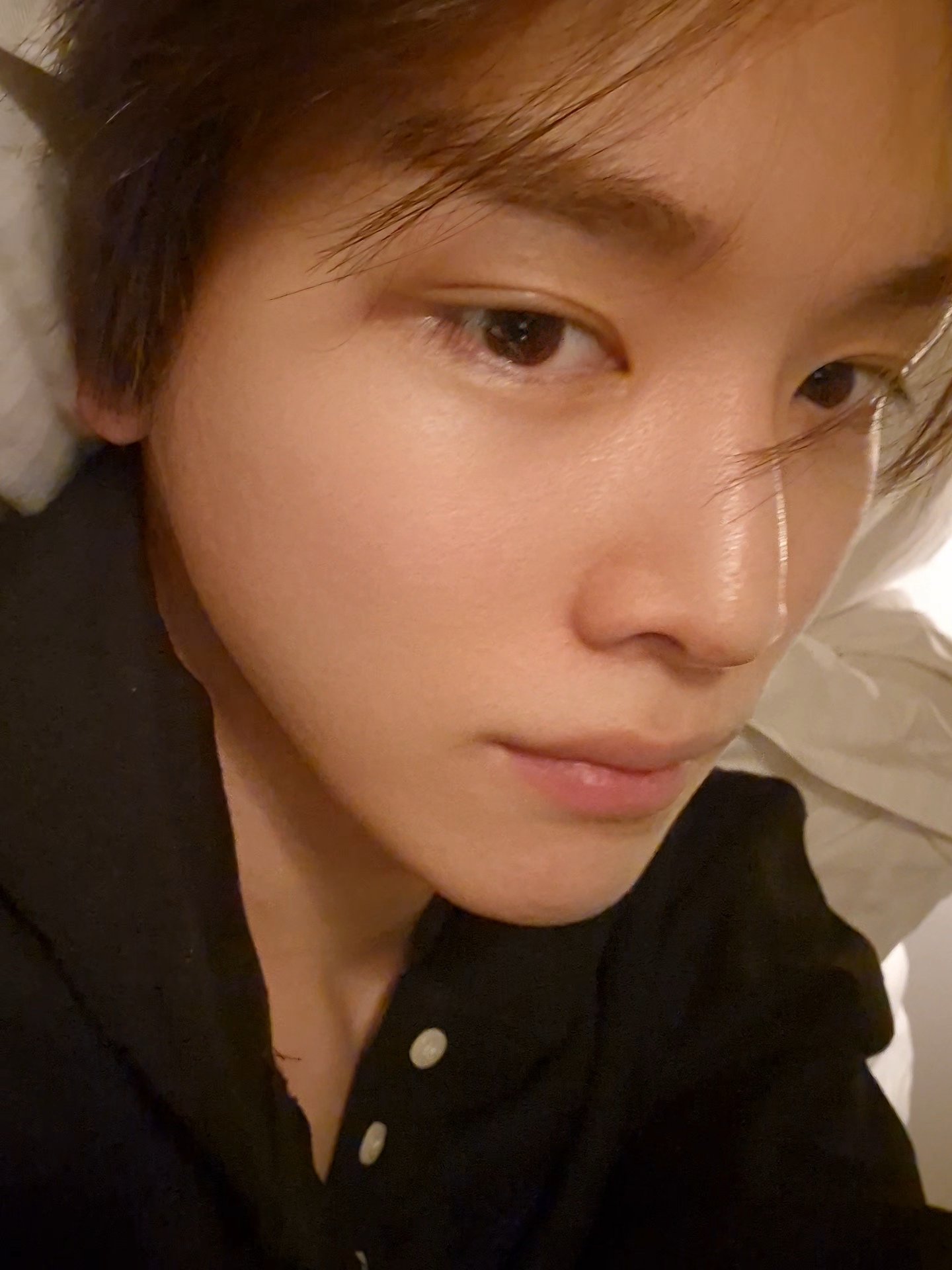 [잡담] 잠시만 성찬이 침대셀카 | 인스티즈