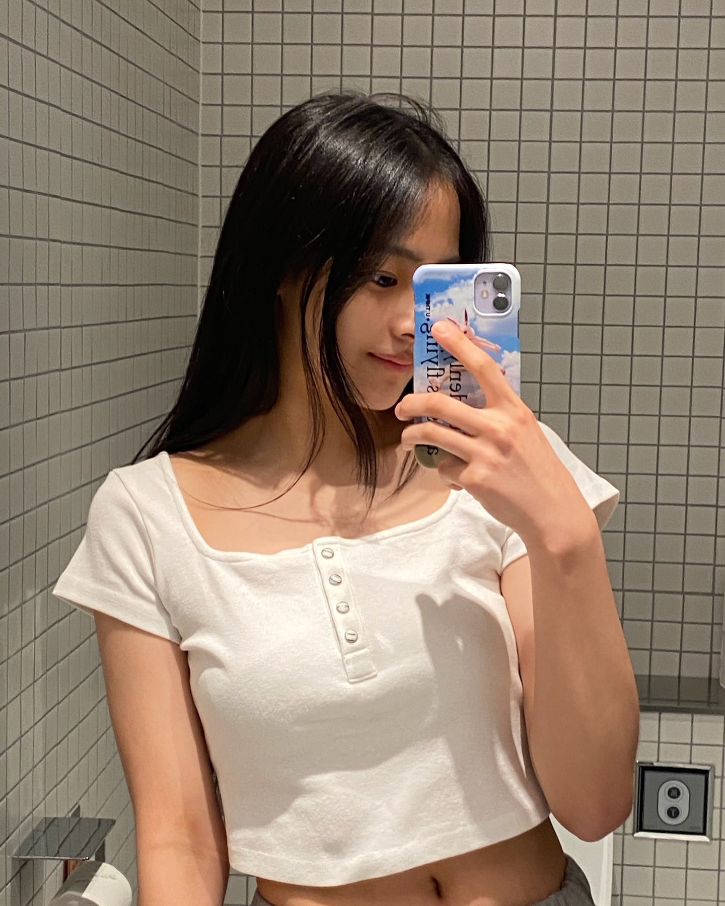 [잡담] 뉴진스 이사진 봤으니 이제 민지 잠투정 하는것만 고화질로 주면 되겠다 ㅎㅎㅎ | 인스티즈