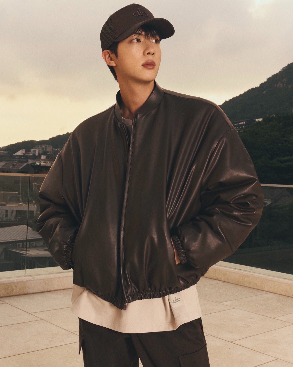 [잡담] 방탄 진 볼캡 왤케 잘 어울려 | 인스티즈