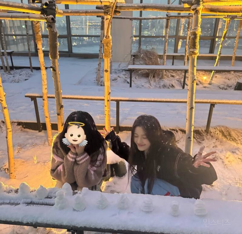 아직도 눈 볼 때마다 설레고 재밌다는 아일릿 원희 이로하 | 인스티즈