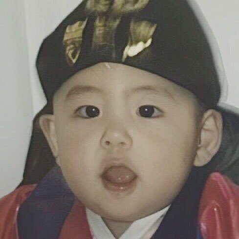 [잡담] 어린이날기념 내 최애 애기때 보여줄게 | 인스티즈