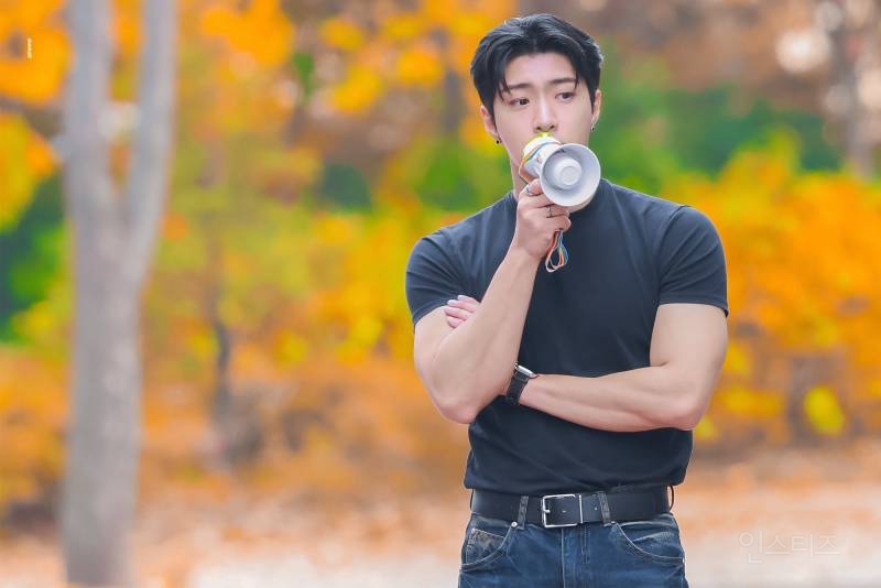 성형외과 의사도 감탄한 남돌 어깨.. | 인스티즈