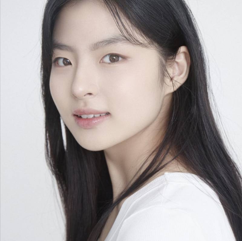 [잡담] 나 담주에 프로필 찍는데 컵셉? 의상? 좀 봐주라 | 인스티즈