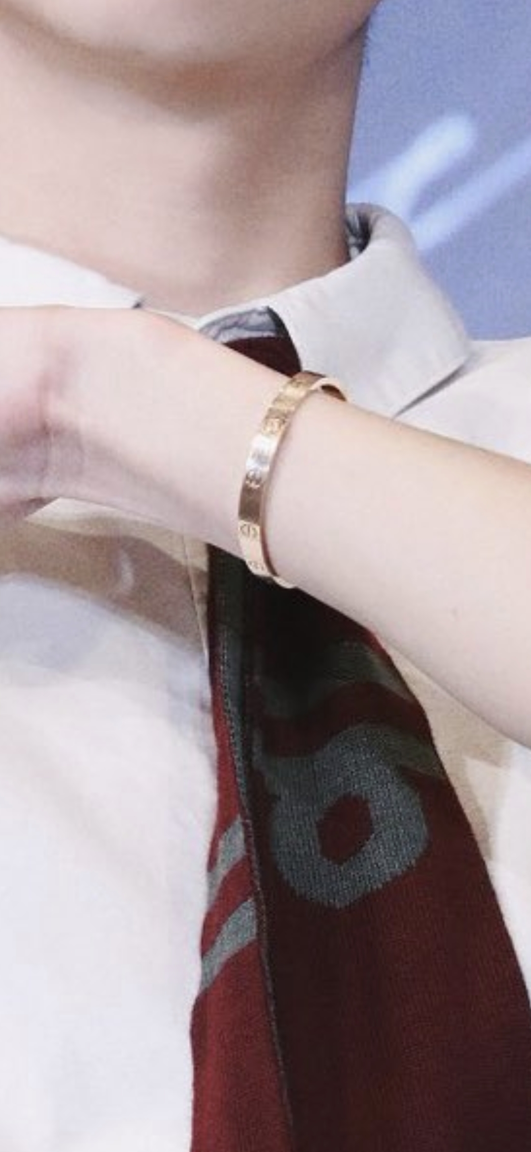 [잡담] 혹시 이거 팔찌 무슨 제품인지 아는 천사익..👼 | 인스티즈